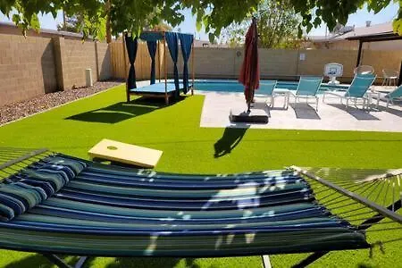 Oasis With Heated Pool Holiday home Scottsdale