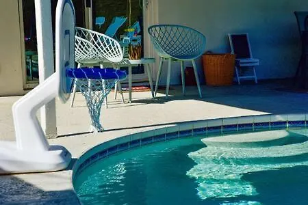 Oasis With Heated Pool Holiday home *