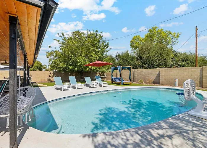 Oasis With Heated Pool Scottsdale