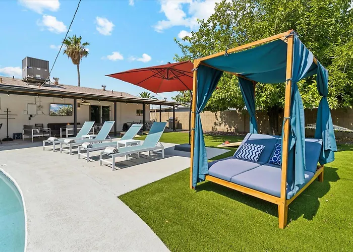 Oasis With Heated Pool Holiday home Scottsdale